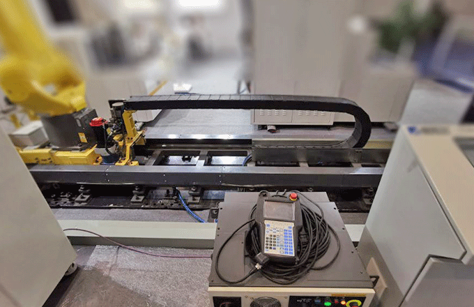 東莞激光設(shè)備廠選購我司拖鏈